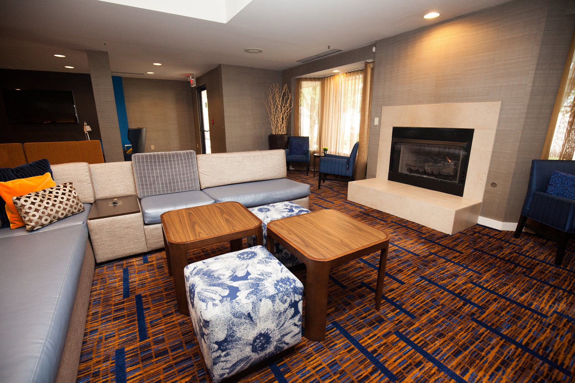 Фото Courtyard by Marriott Cincinnati Airport