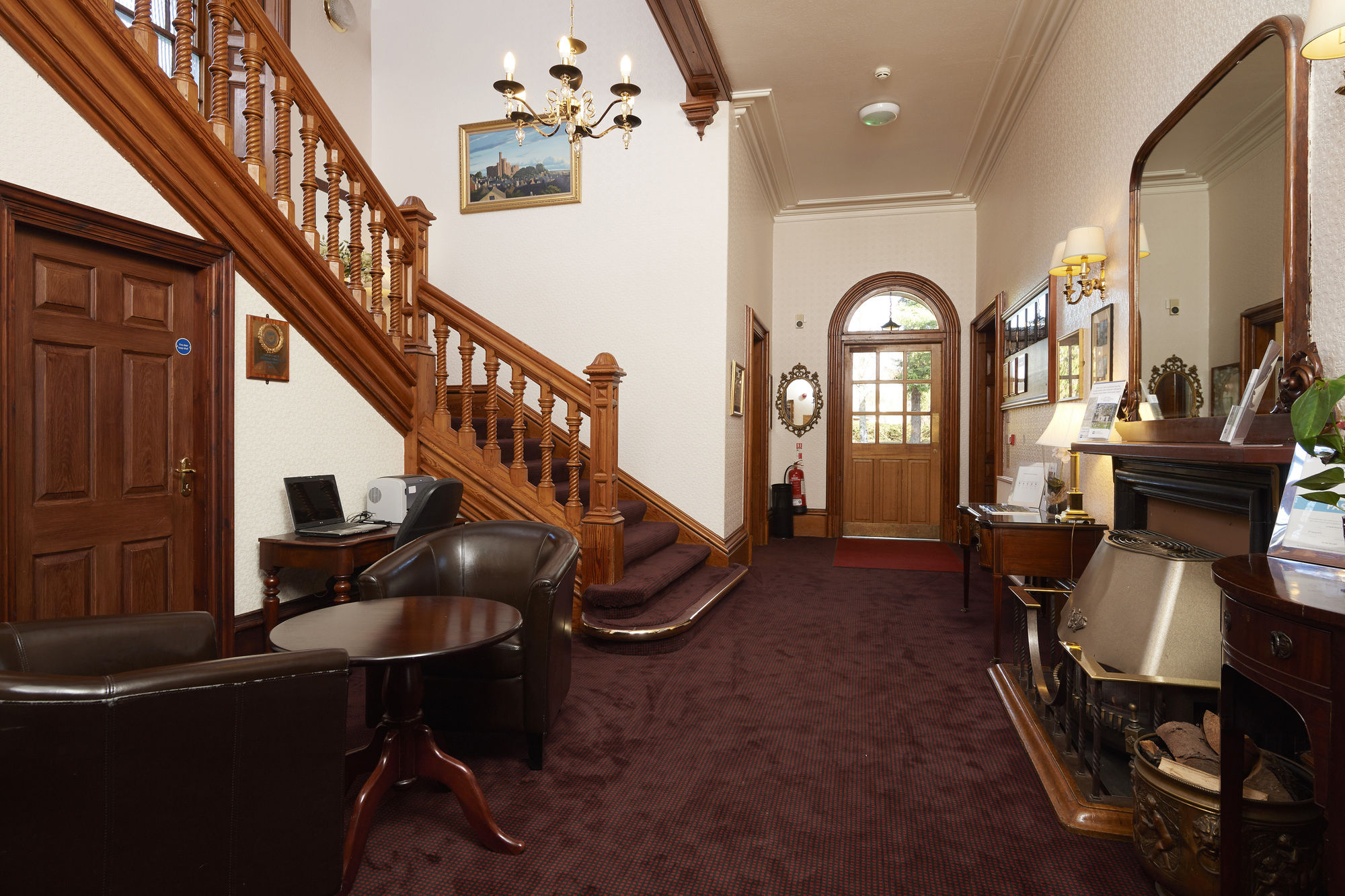 Фото Lochardil House Hotel