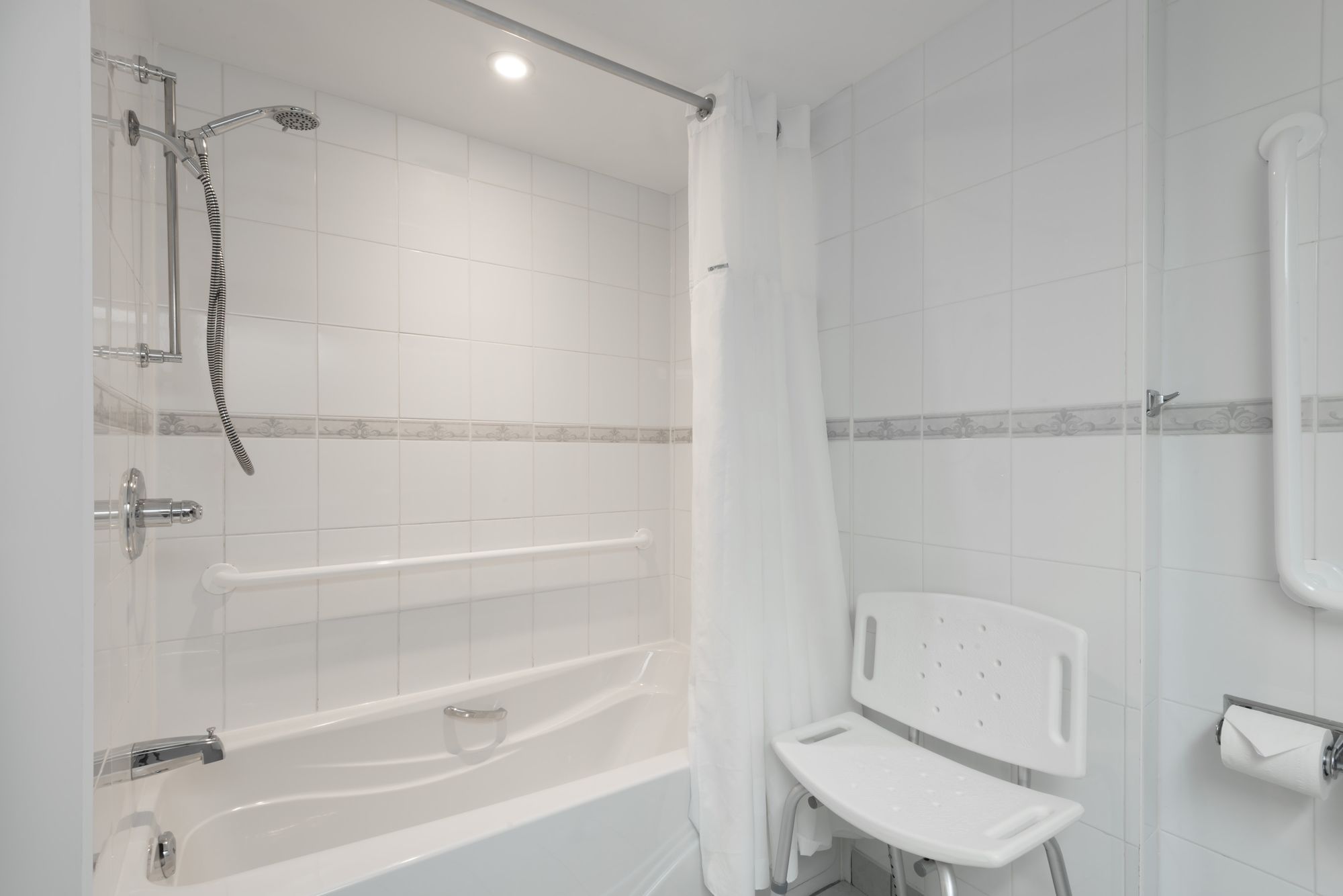 Фото Ramada Plaza by Wyndham Gatineau/Manoir du Casino