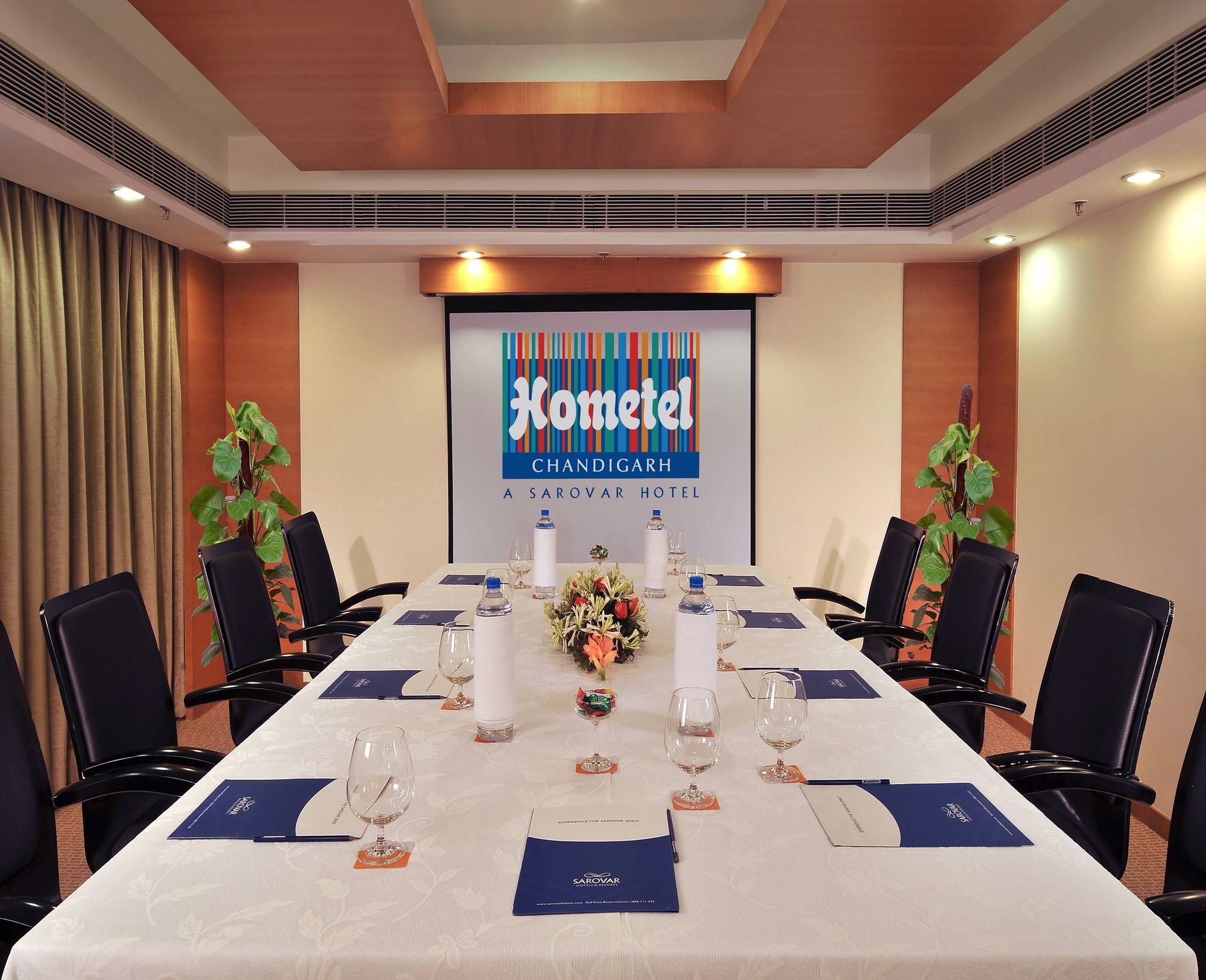 Фото Hometel Roorkee