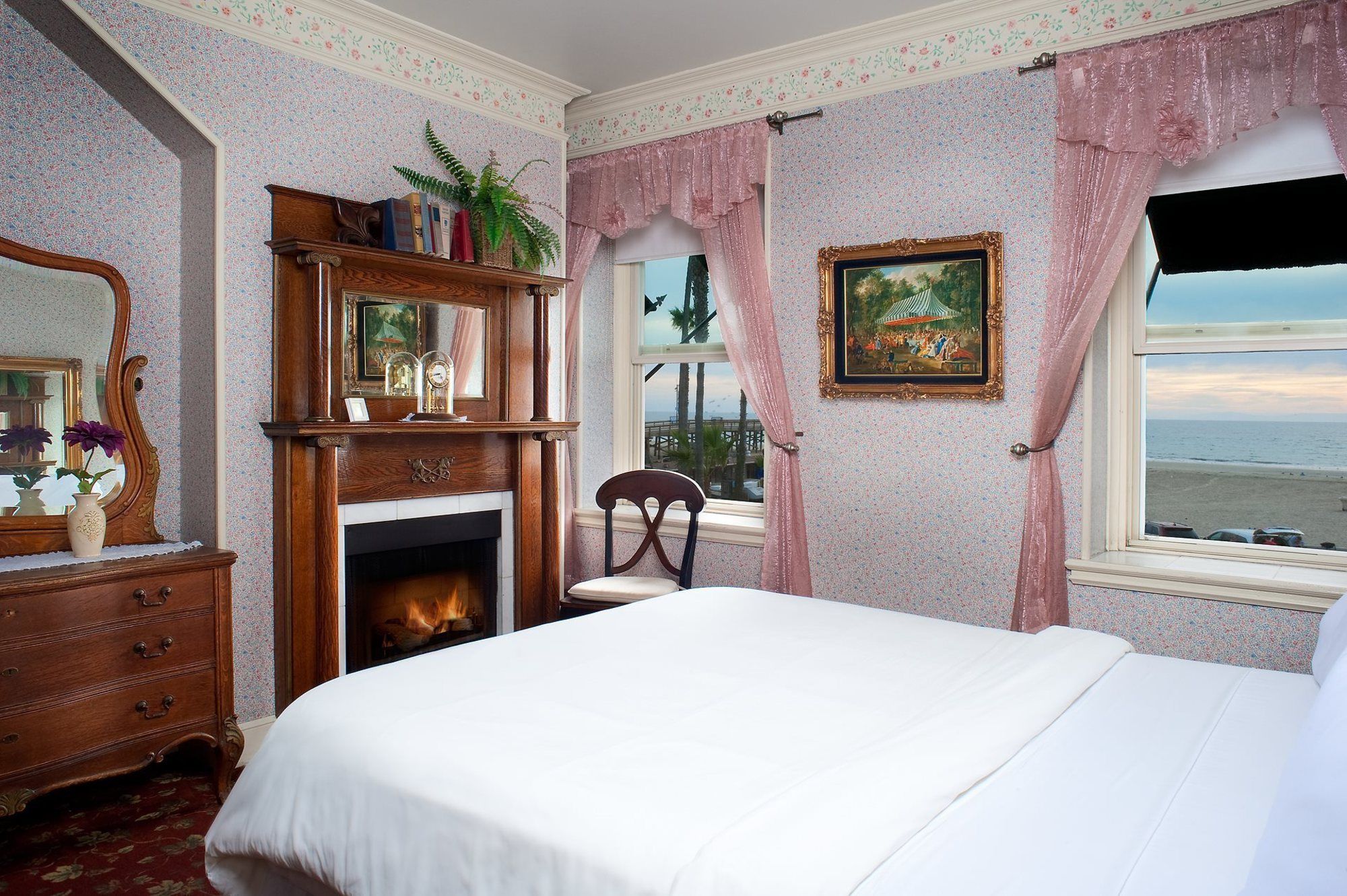 Фото Dorymans Oceanfront Inn