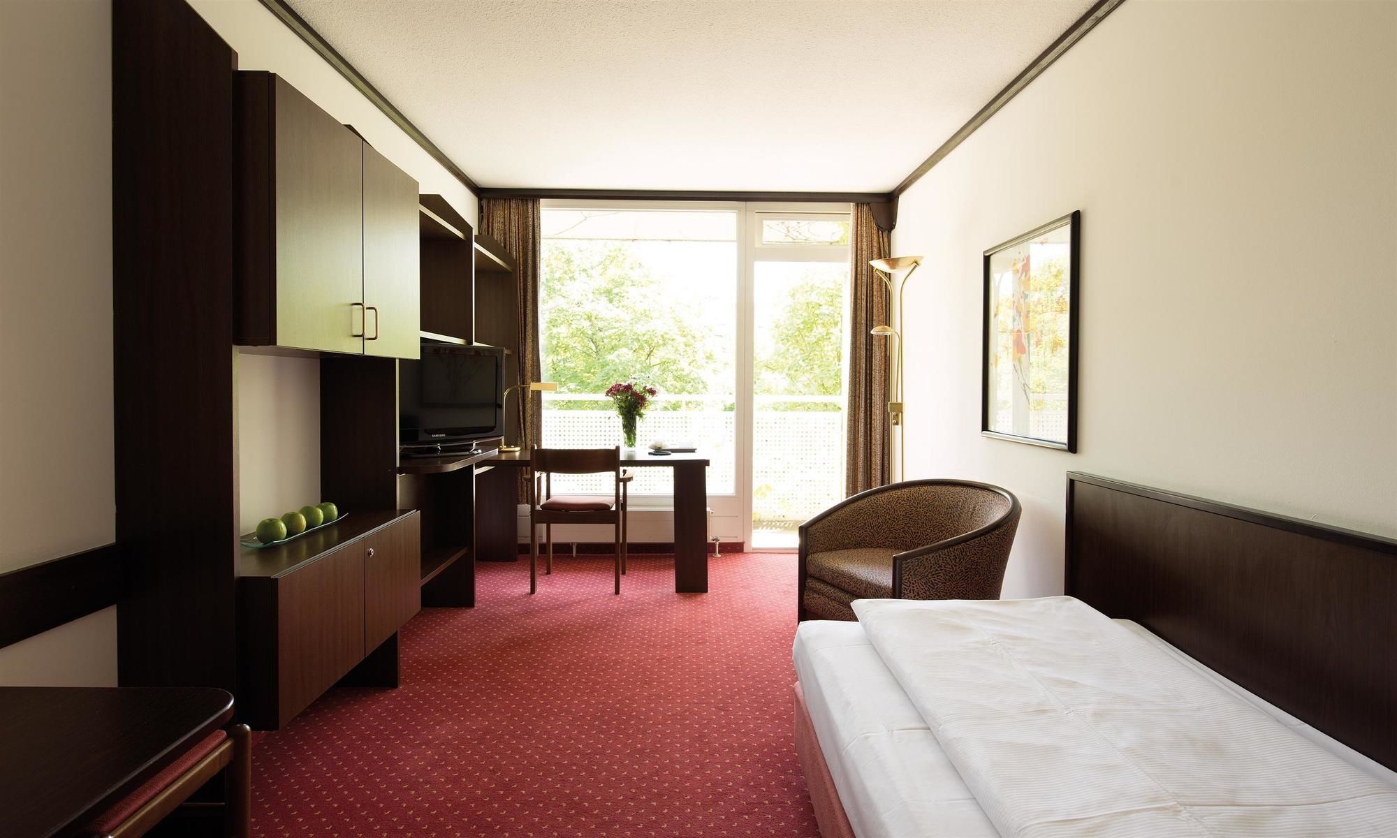 Фото Living Hotel am Olympiapark