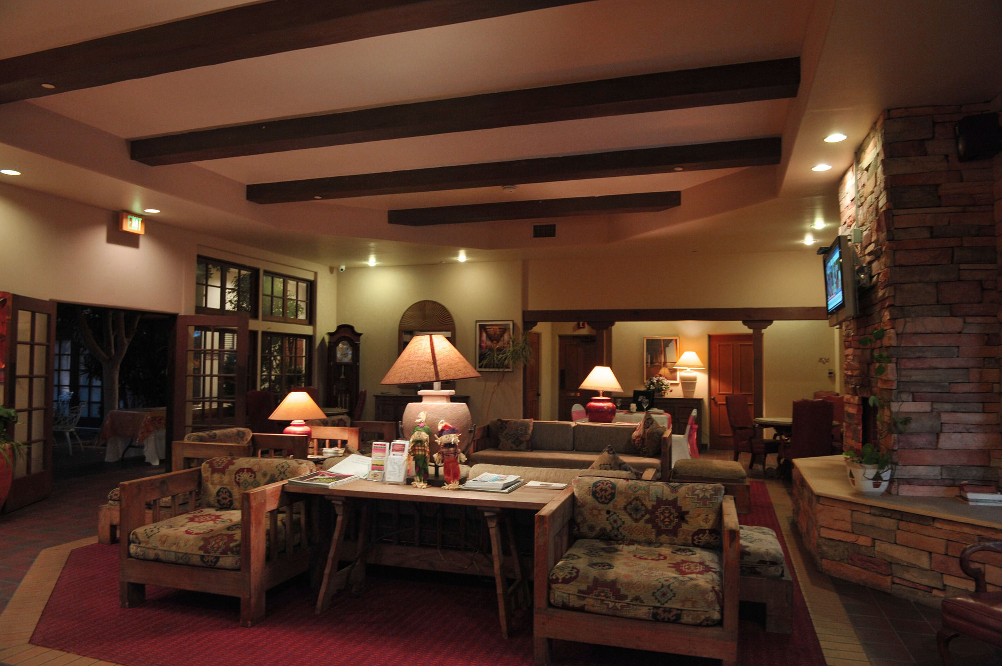 Фото Clocktower Inn Ventura