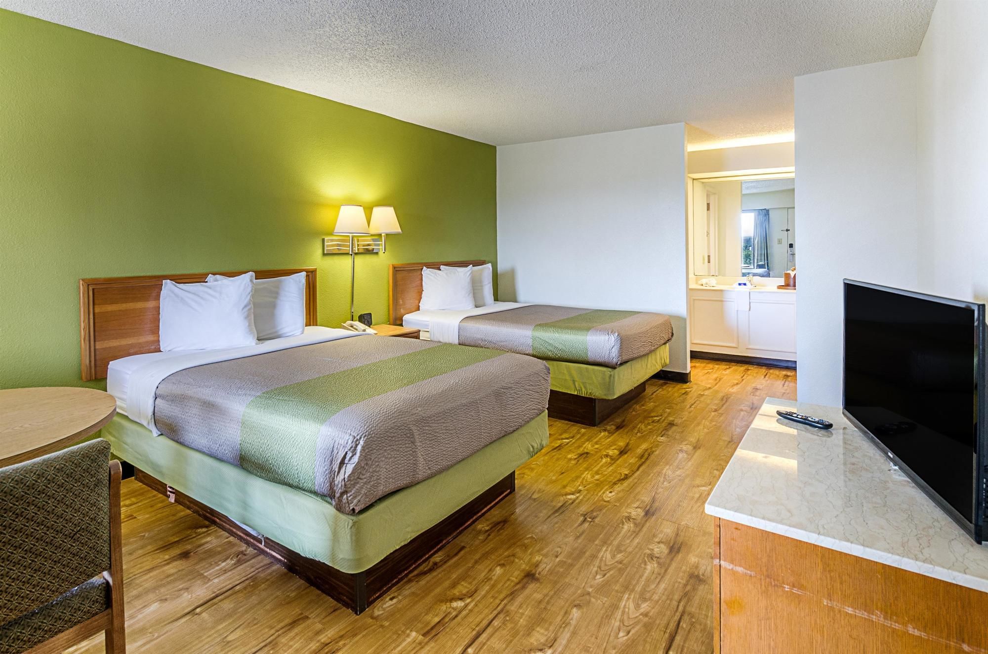 Фото Travelodge by Wyndham Roanoke