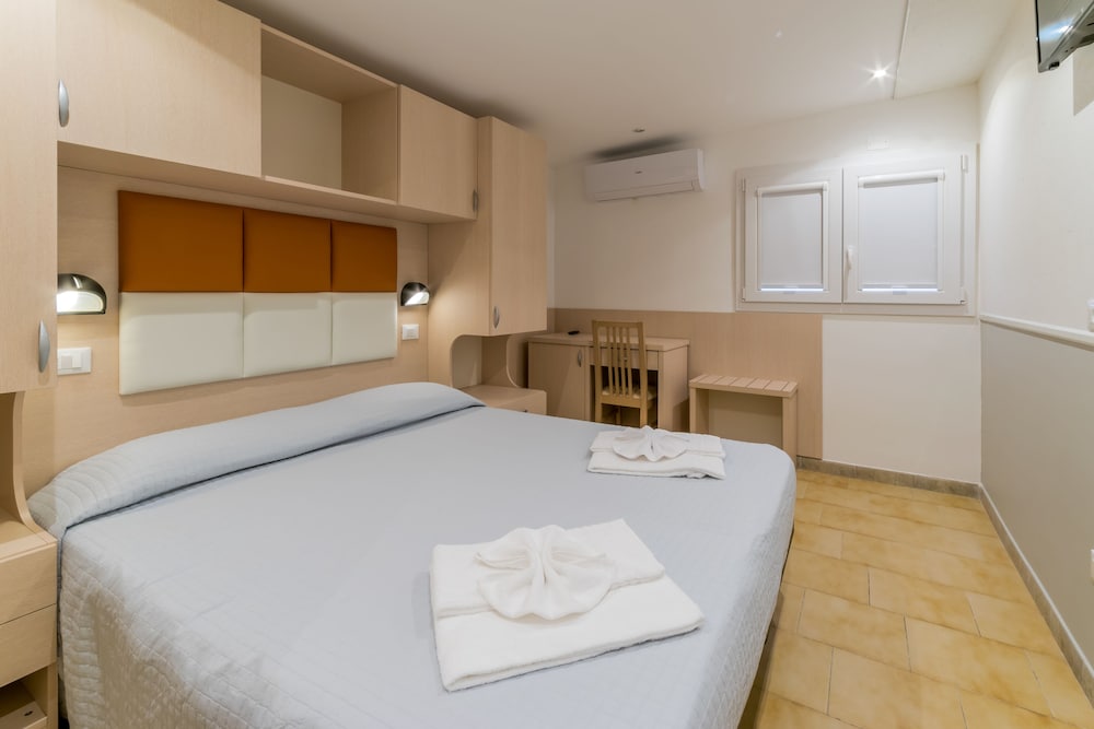 Фото Hotel Stresa