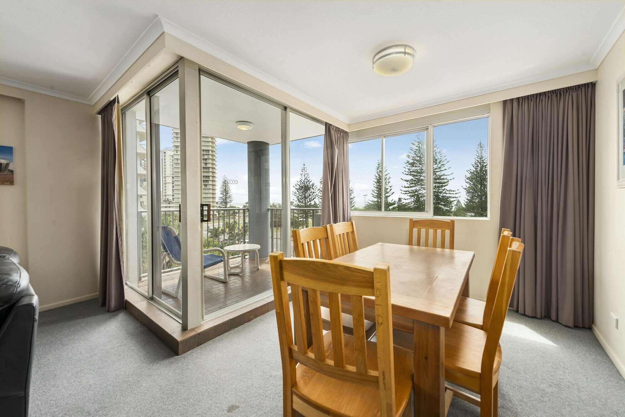 Фото Sandpiper Apartments