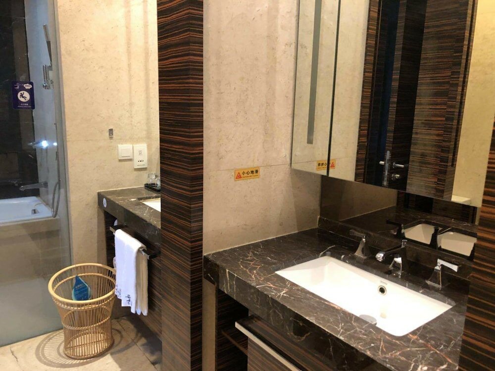 Фото Silin Residence Poly World Trading Center