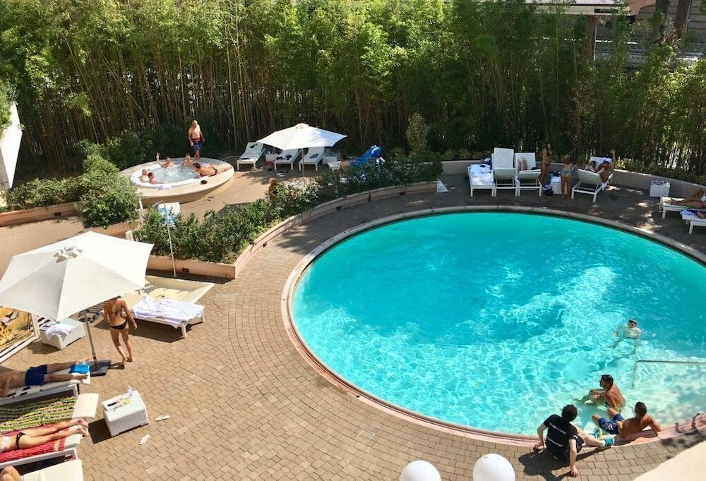 Фото Hotel De la Ville