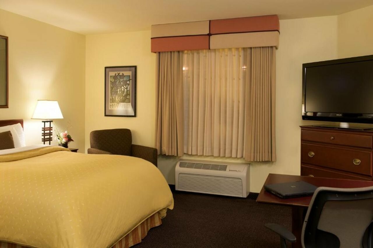 Фото Larkspur Landing Hillsboro - An All-Suite Hotel