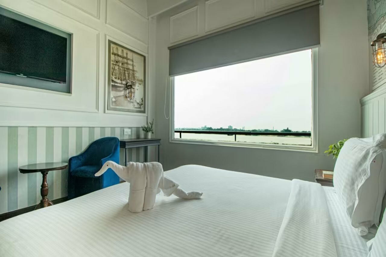 Фото Polo Floatel Kolkata