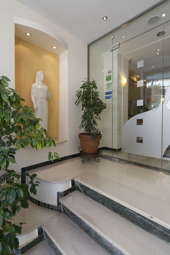 Фото Lilia Hotel