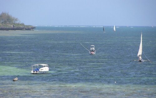 Гостиница Mombasa Beach Hotel в Момбасе