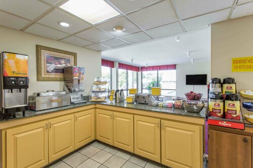 Гостиница Days Inn Norfolk Airport в Норфолке