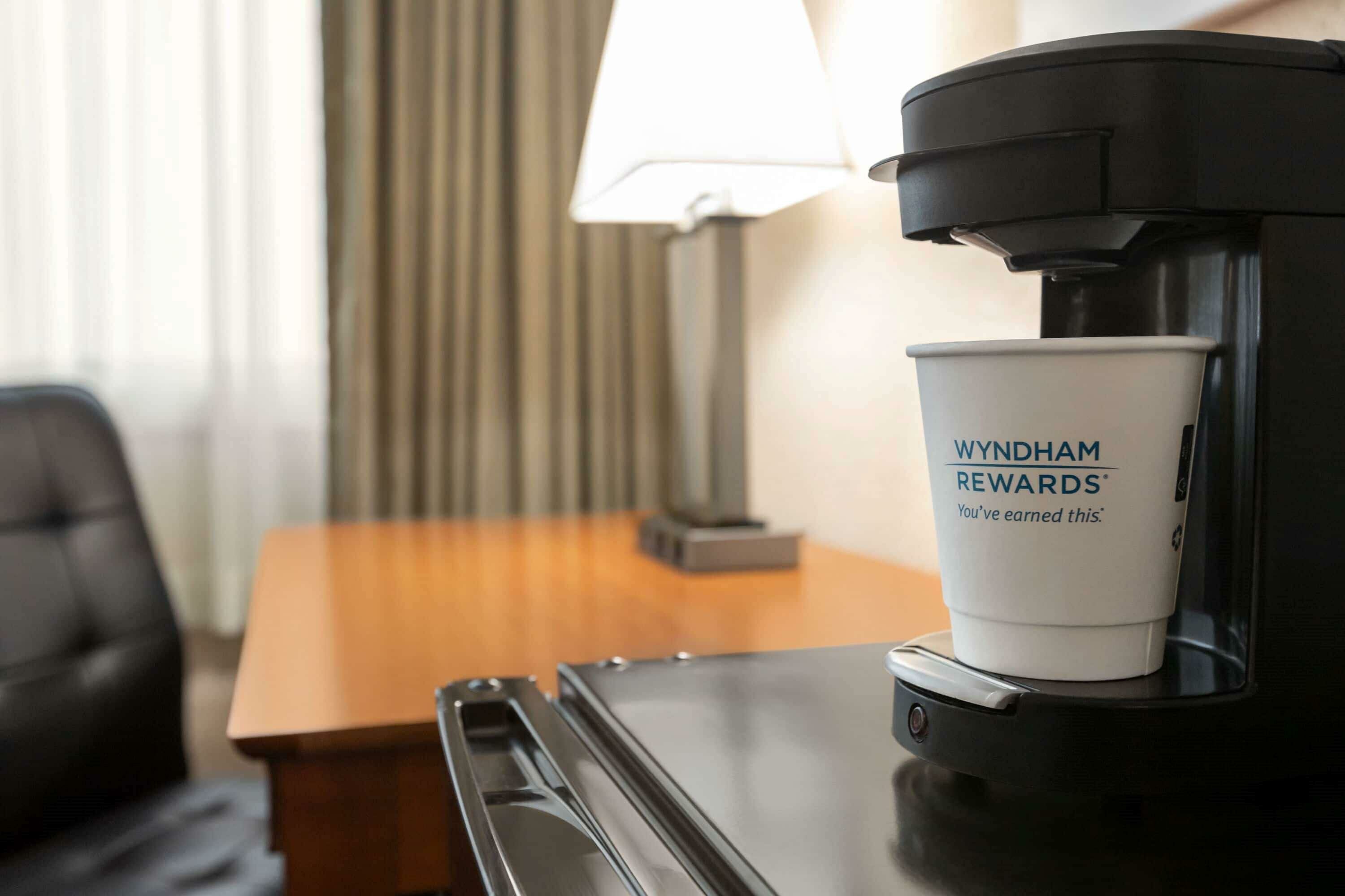 Фото Days Inn by Wyndham Miami International Airport