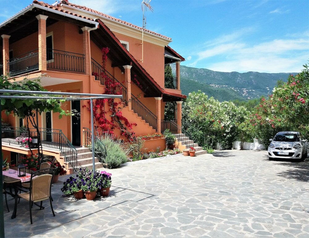 Фото Ziogas Apartments