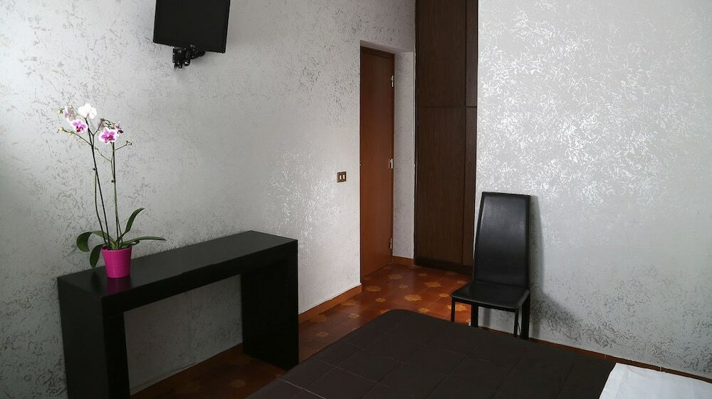 Фото Roma Room Hotel