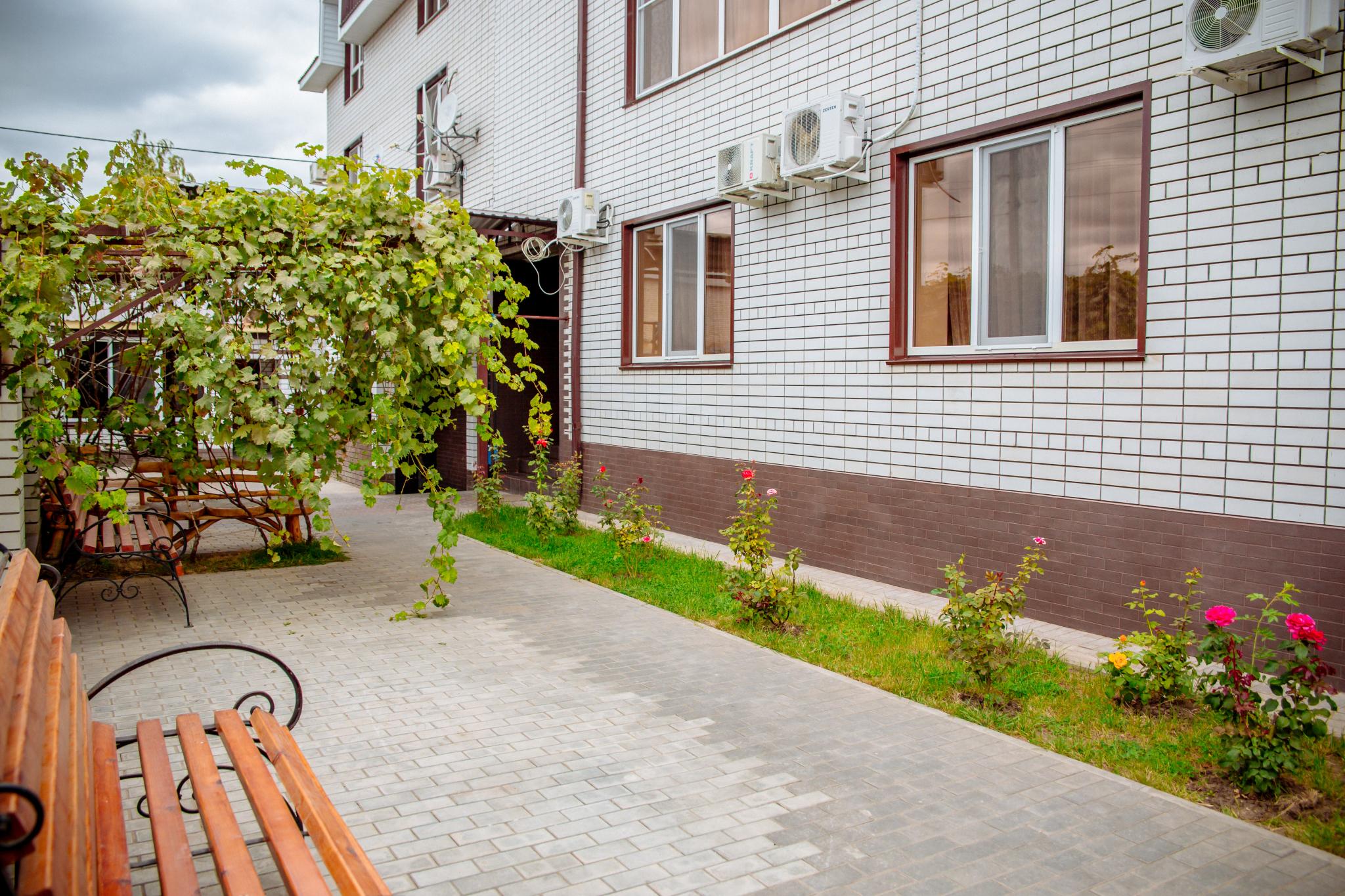 Фото отеля 2