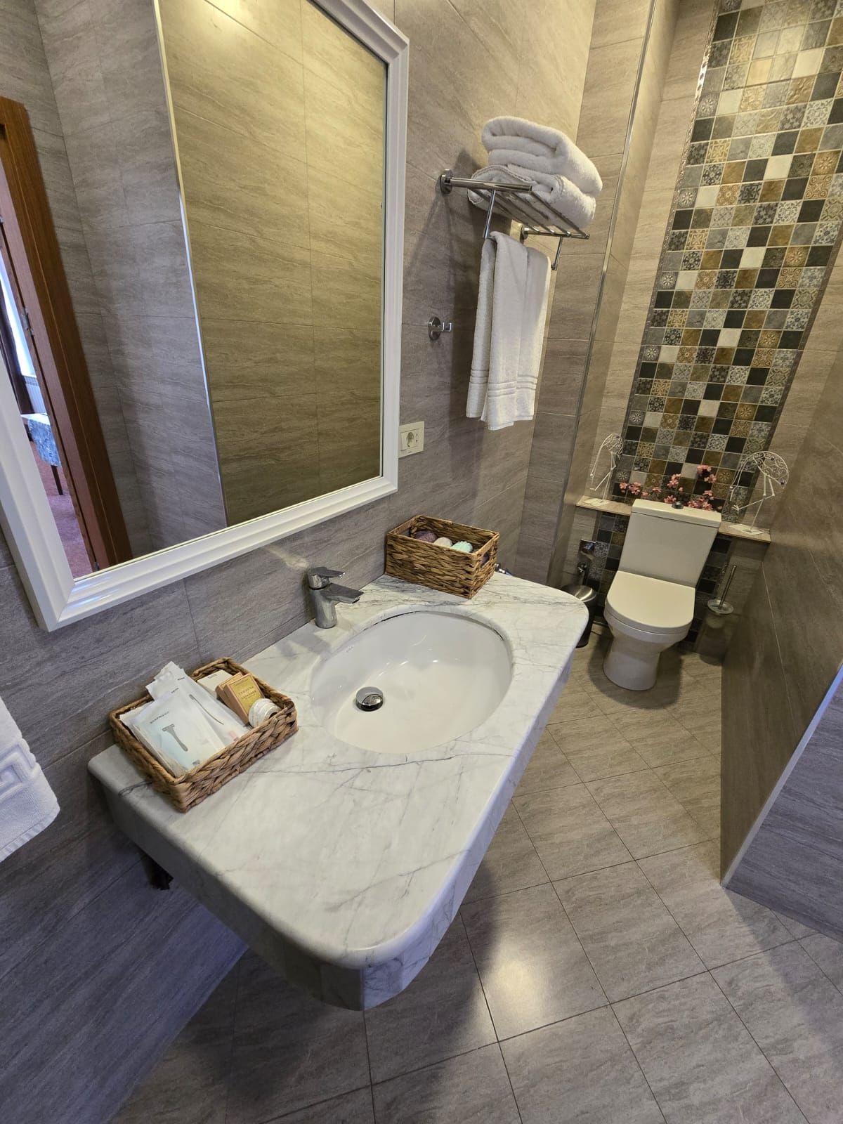 Фото Auroom Hotel