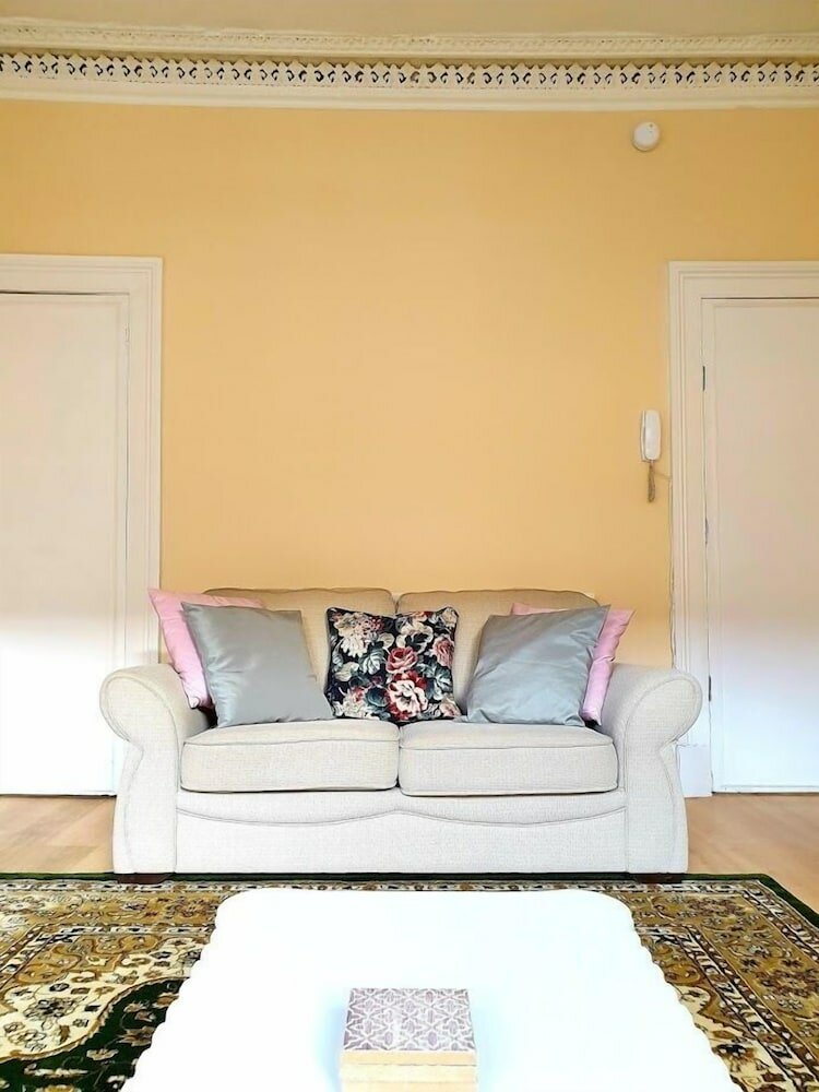 Фото Spacious Apartment In Glasgow