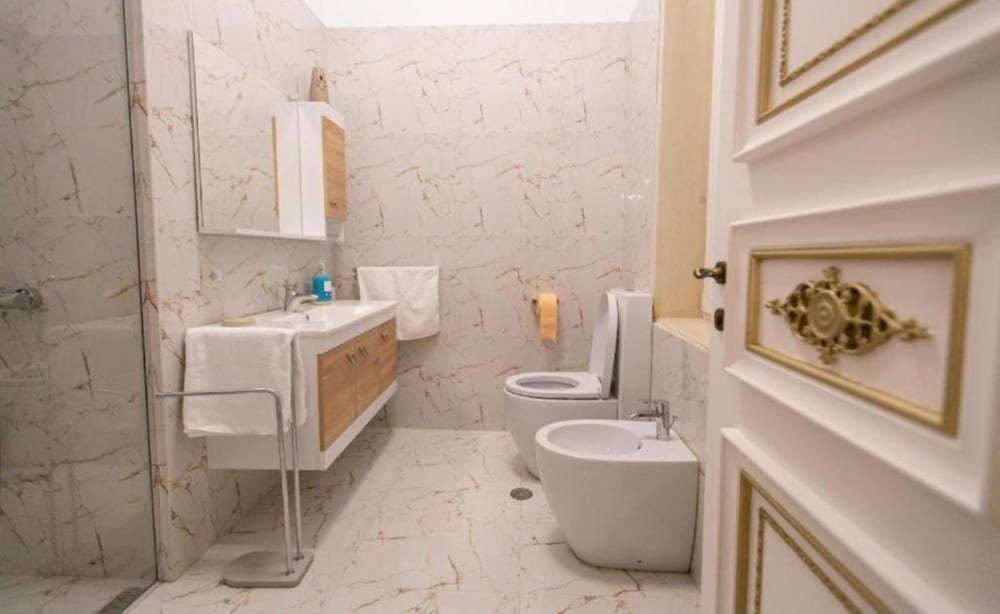 Фото Vila Ferdinand Modern Rooms In Tirana