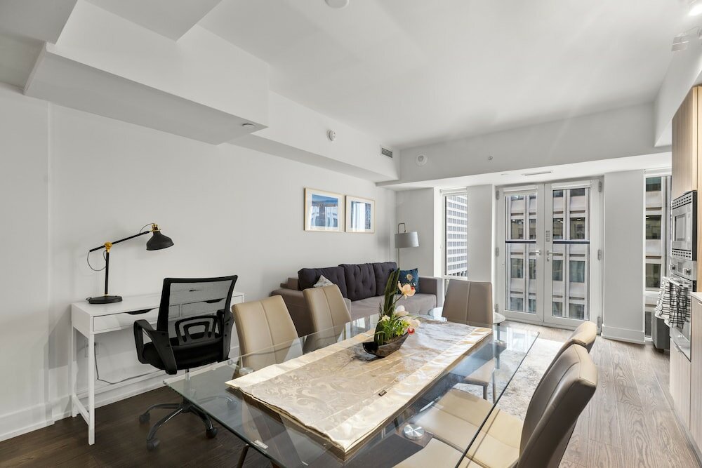 Фото Апарт-отель Globalstay Burano Condos in Downtown Toronto