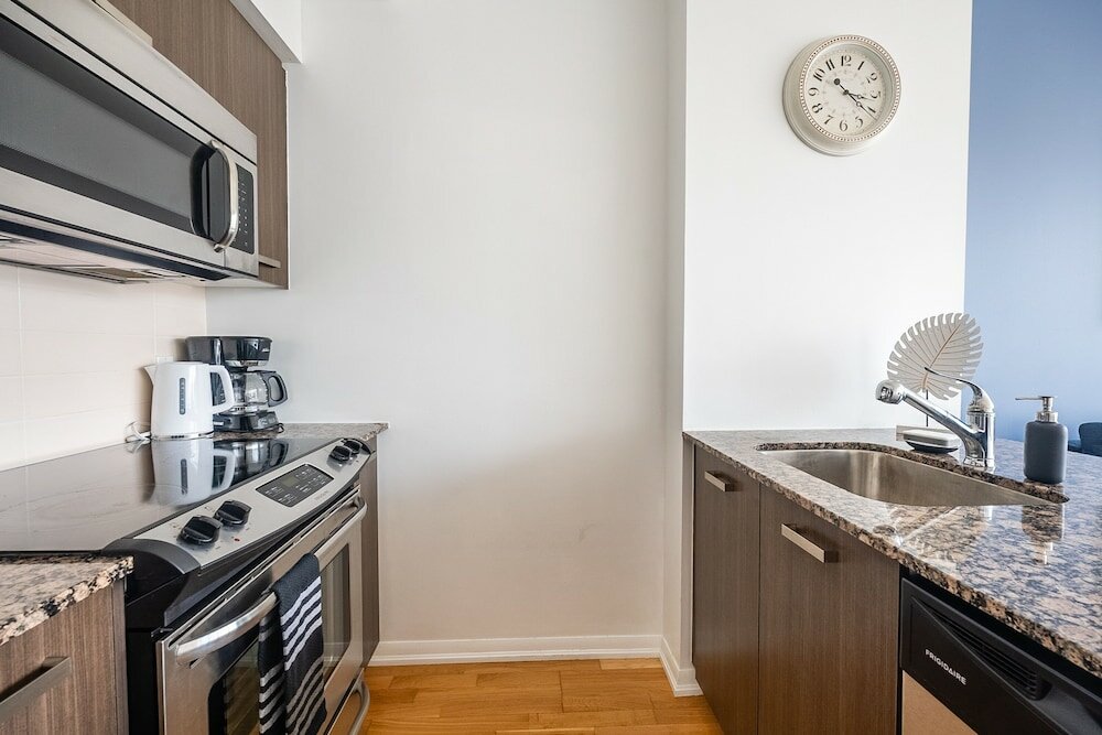 Фото Апарт-отель Globalstay Burano Condos in Downtown Toronto