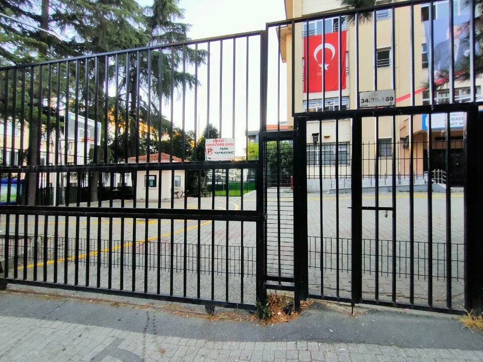 Escuela de enseñanza general Acibadem Turk Telekom Sehit Mete Sertbas Middle School, , foto