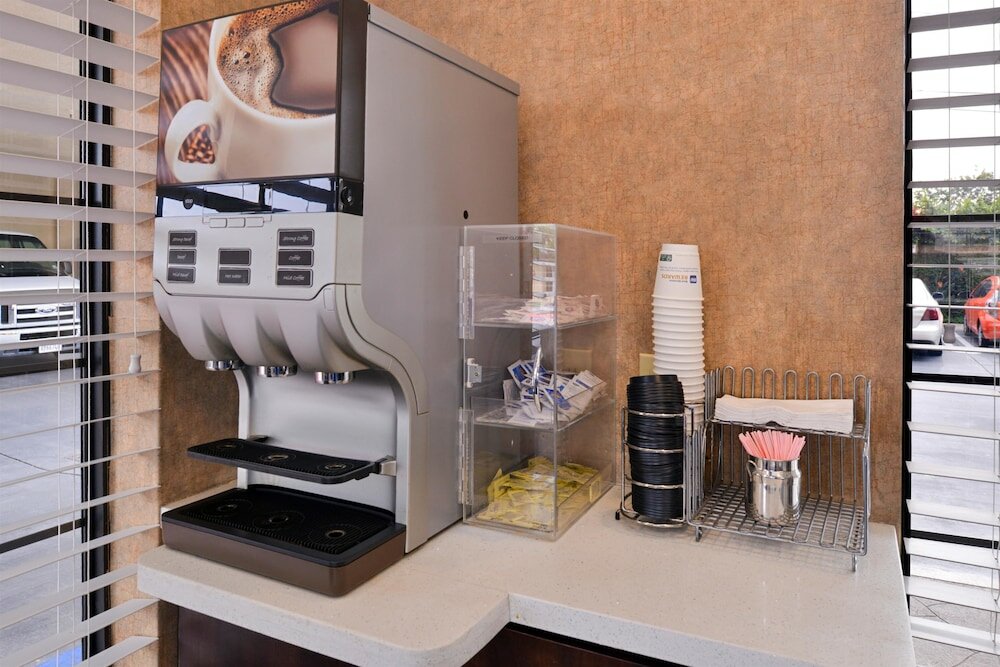 Фото Best Western Airpark Hotel-Los Angeles Lax Airport