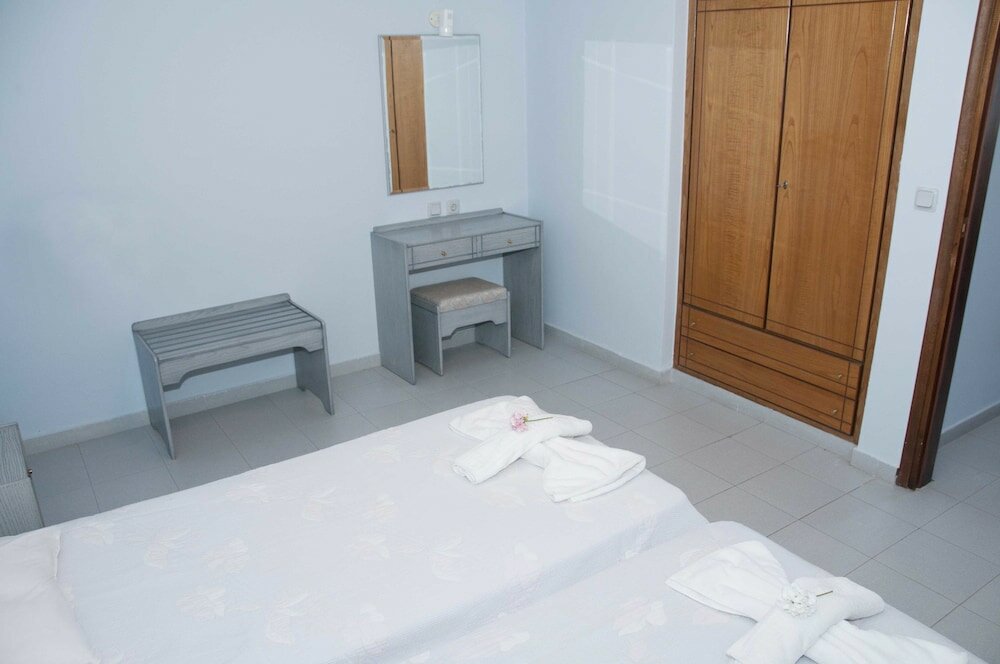 Фото Louladakis Apartments