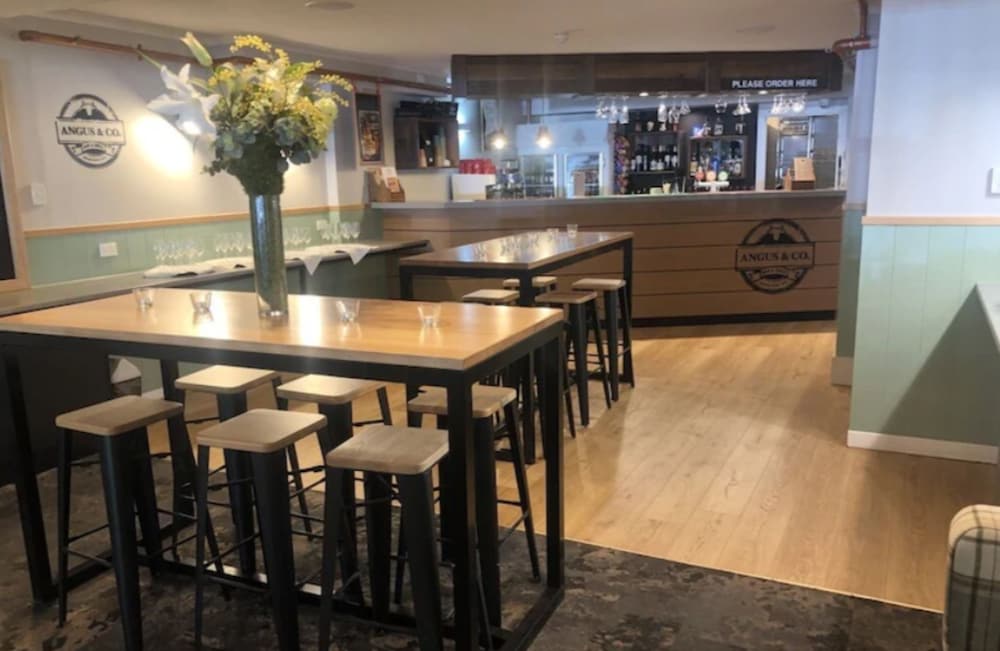 Фото Adelaide Royal Coach