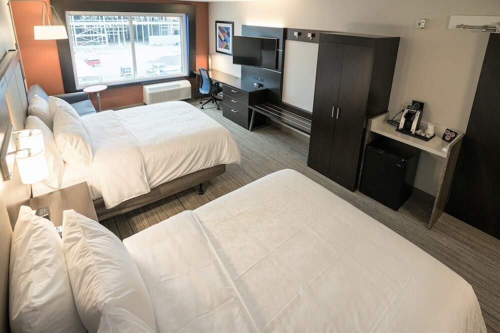 Фото Holiday Inn Express & Suites Allen Park, an Ihg Hotel