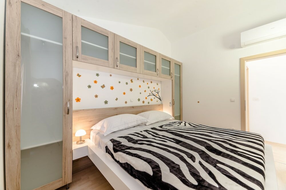 Фото Villa Lusia - Modern villa with pool