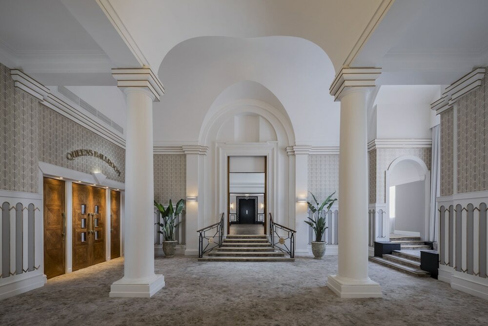 Фото The Queens Hotel