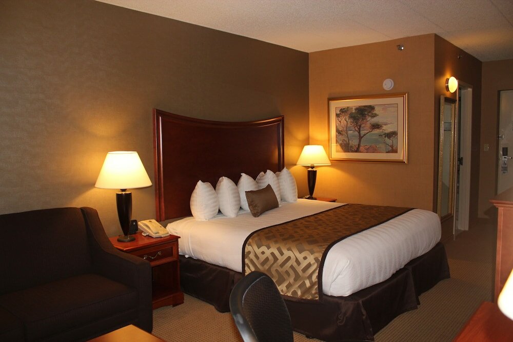 Фото Best Western Plus North Haven Hotel