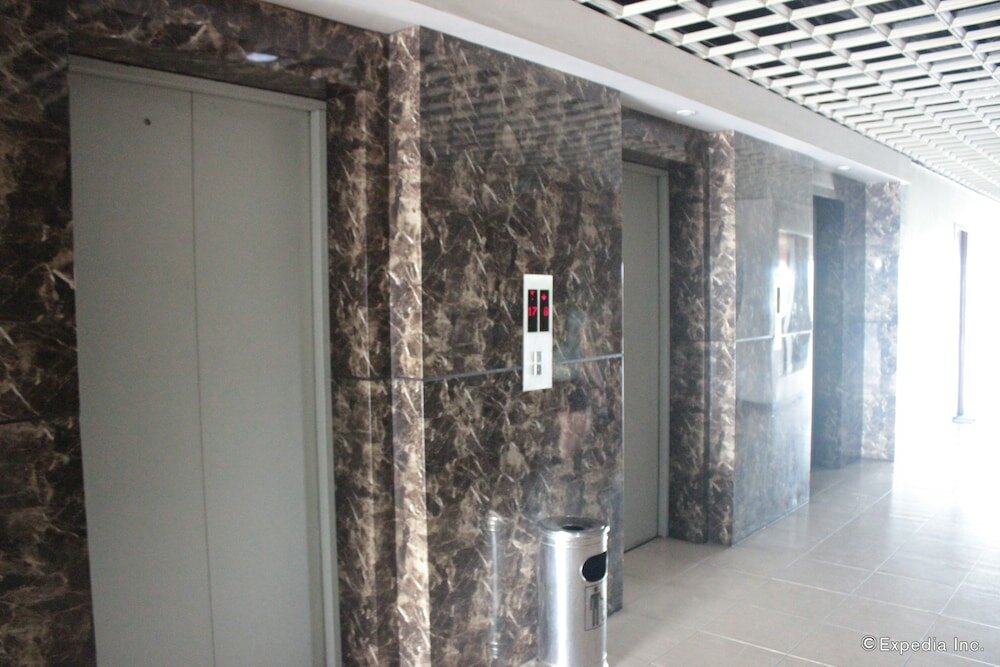 Фото Shaw Residenza Suites