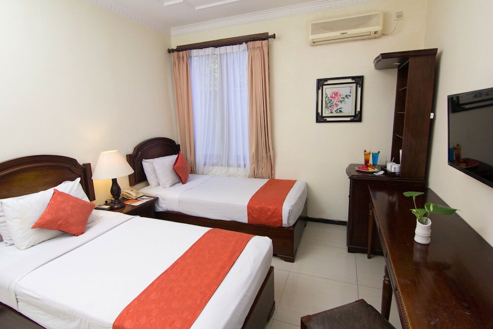 Фото Montana Hotel