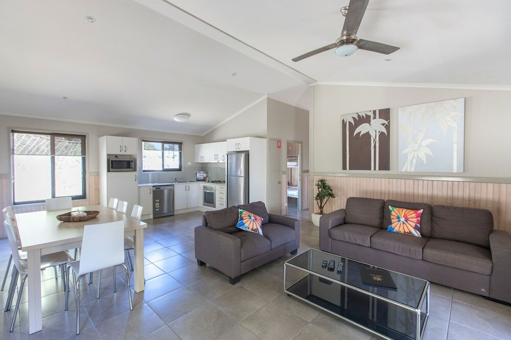 Фото Ocean Beach Tourist Park