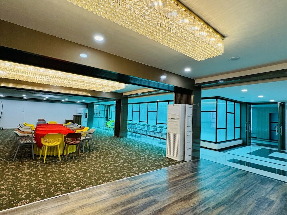 Фото Anroute Stays City Center