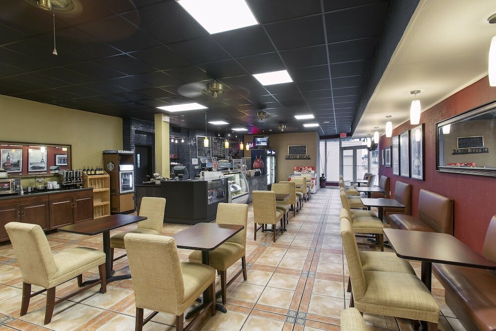 Фото Days Inn by Wyndham Miami Airport North