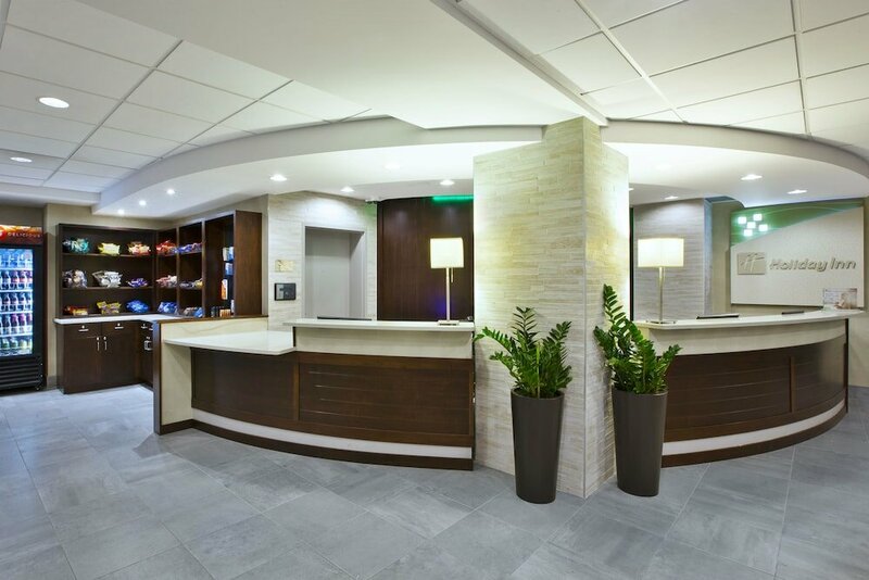 Гостиница Holiday Inn Columbus Downtown Capitol Square в Колумбусе