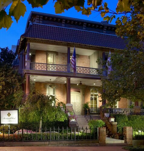Гостиница Morrison Clark Historic Inn в Вашингтоне