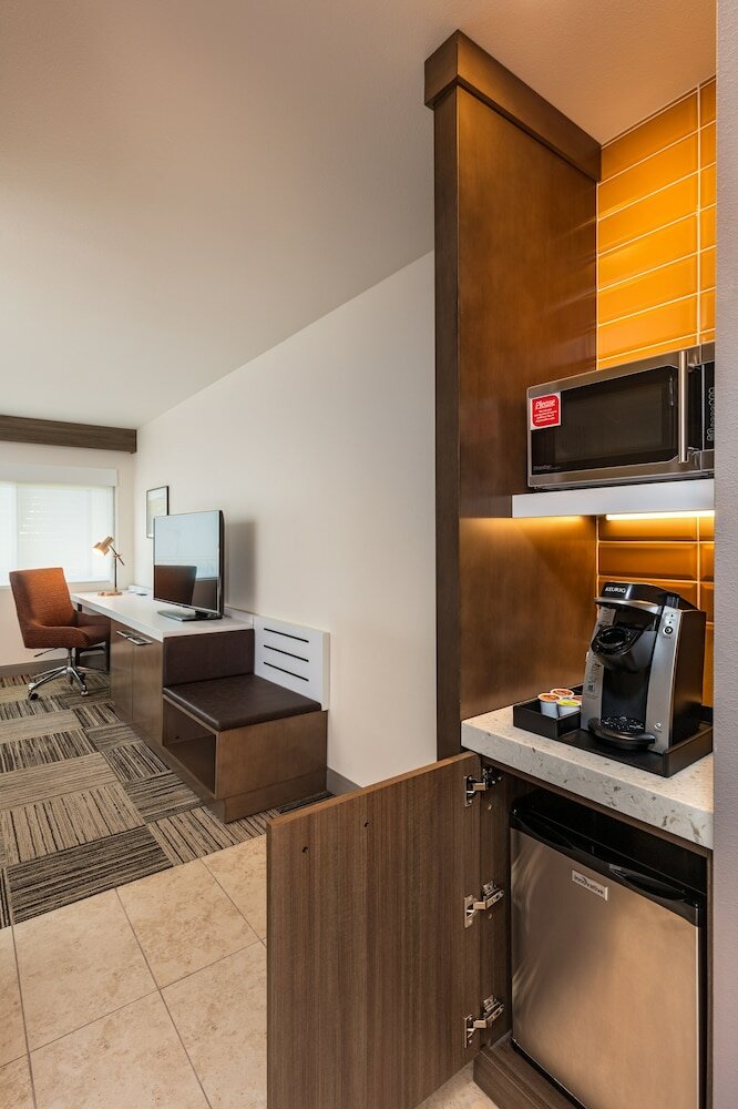 Фото Hilton Garden Inn Davis Downtown