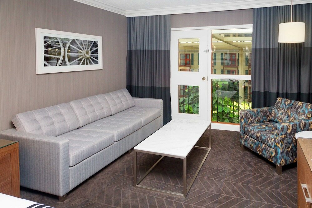 Фото Sandman Signature Lethbridge Lodge