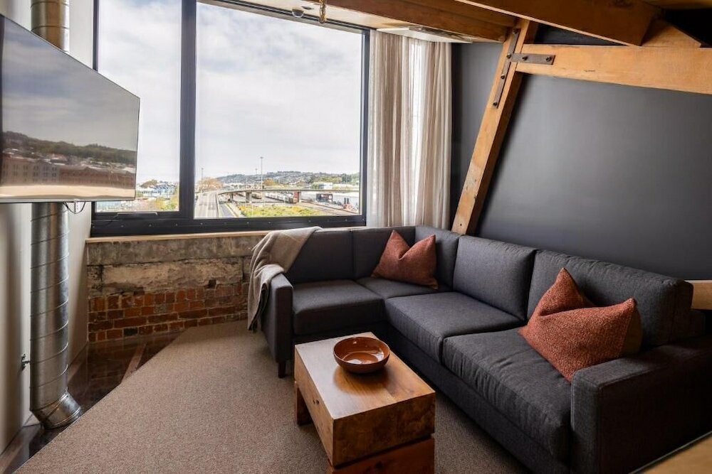 Фото The Thomas Gregg Apartments