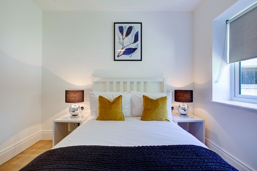 Фото Hybrid Resi - New Malden