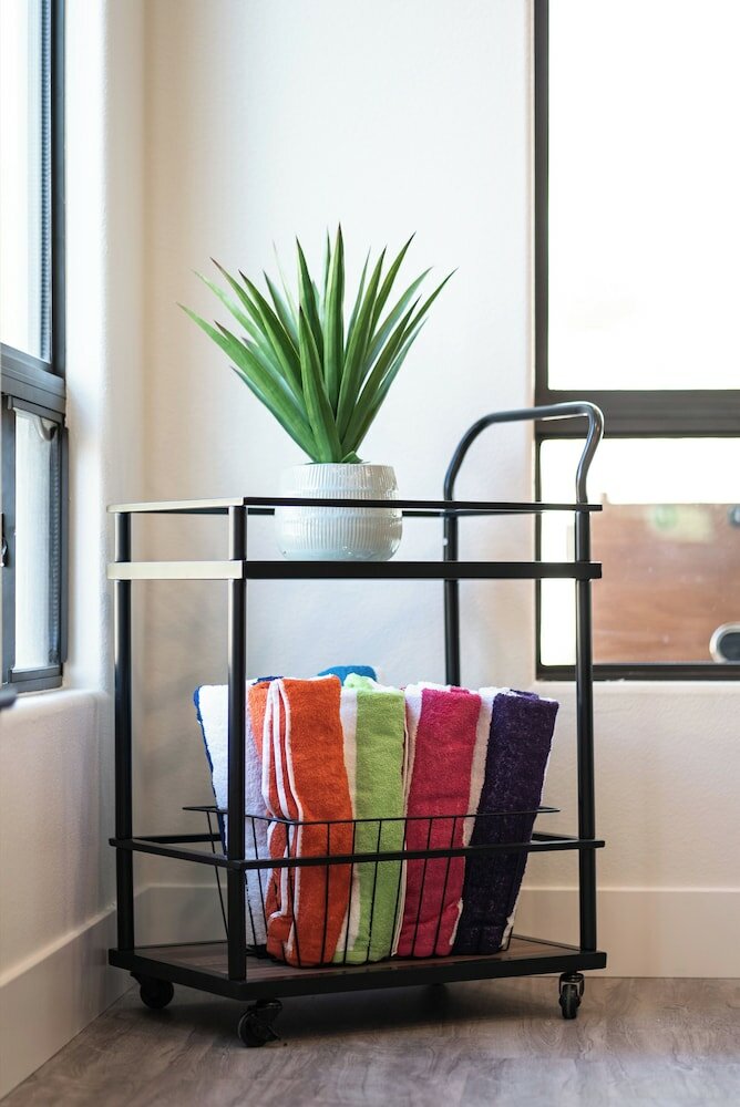 Фото Luxury Resort Style Living w Pool & Jacuzzi