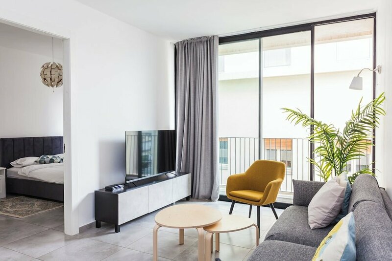 Апартаменты Modern Apartment Walking from the beach в Тель-Авиве