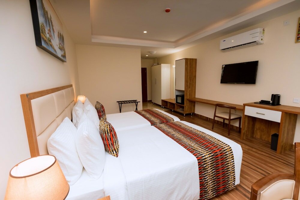 Фото The Hut Restaurant & Boutique hotel