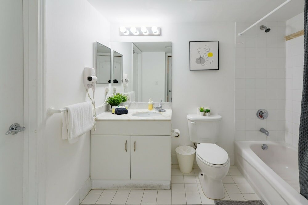 Фото Luxury Stylish Condo with Pool Brickell