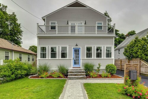 Гостиница Renovated Barrington Cottage w Beach Access! в Кранстоне
